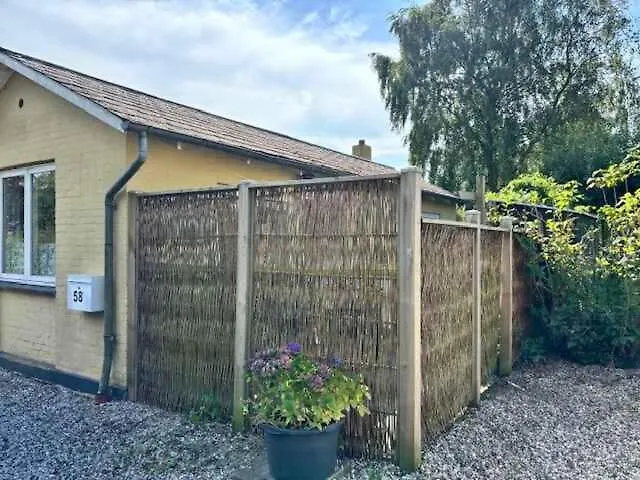 Cozy Little House In The Countryside *